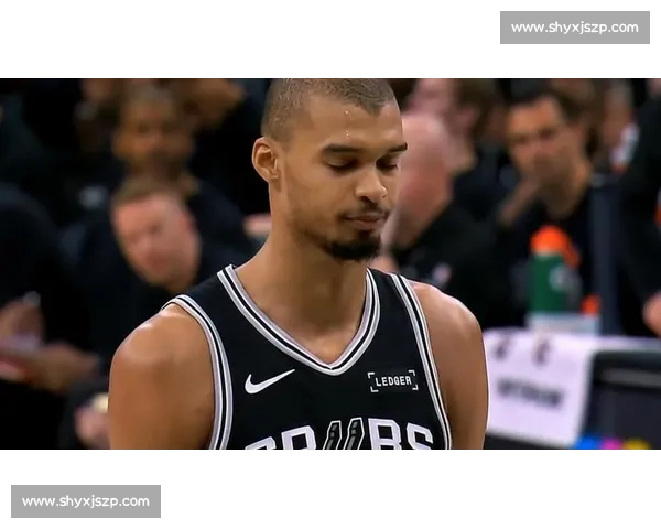 马刺对阵凯尔特人全场录像回放攻防博弈与关键时刻解析战术细节深度复盘